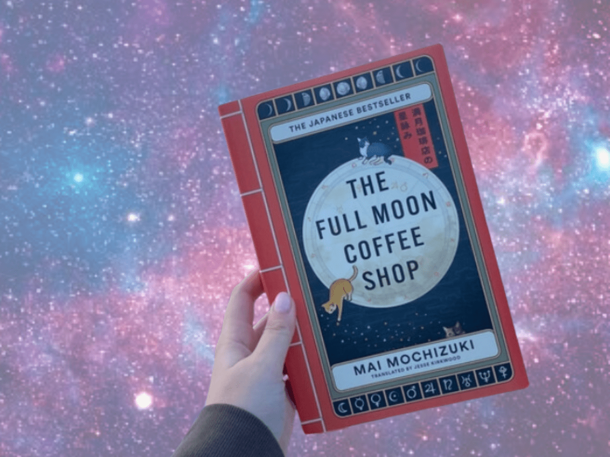 Bogen der fører dig godt ind i 2025; en astrologisk rejse med The Full Moon Coffee&nbsp;Shop